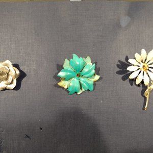 Vintage Fashion Costume Jewelry Brooch Lot (#34)